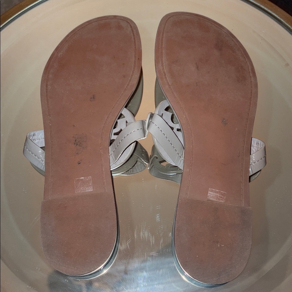 Tory Burch “Miller” Gray Patent Leather Sandals Size 7 1/2M - Picture 13 of 14